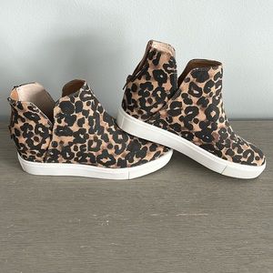 Steve Madden cheetah print booties